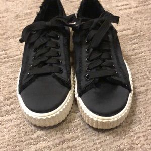 Cute black fashion platform sneaker